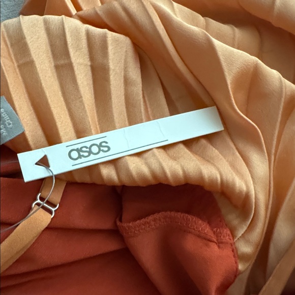 ASOS DESIGN ring detail crop top pleat maxi dress in satin shine - Picture 4 of 5